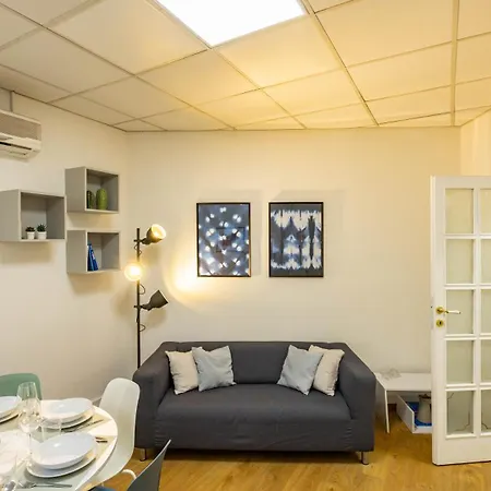 Flat 5 - In San Giovanni By Rentbeat דירה