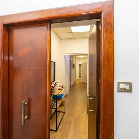 Flat 5 - In San Giovanni By Rentbeat דירה